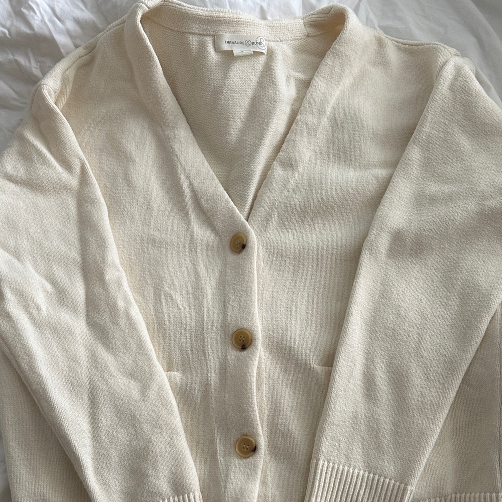 Treasure & Bond Cream Button-Up Pocket Cardigan